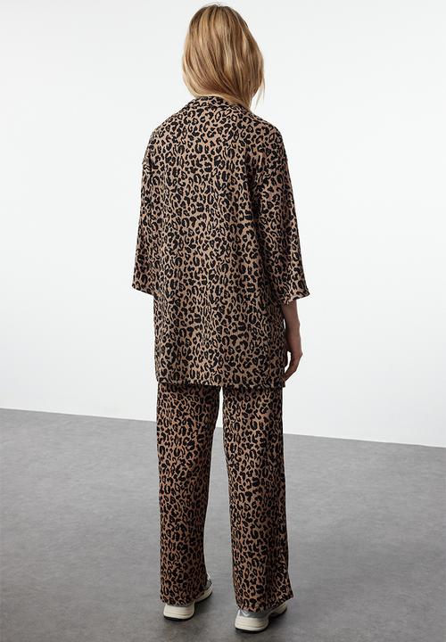 Trendyol - Printed Relaxed Cut Flexible Kimono Knitted Bottom-Top Set - Brown