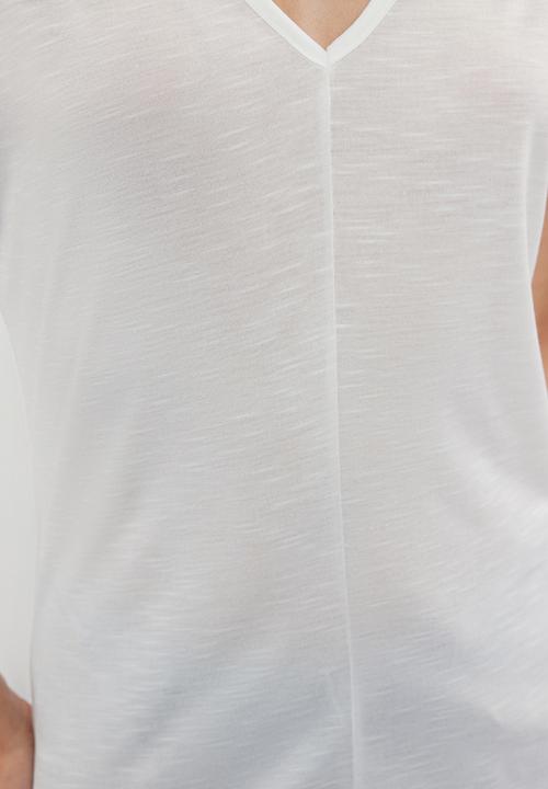 Trendyol - V-neck relaxed knit t-shirt - white
