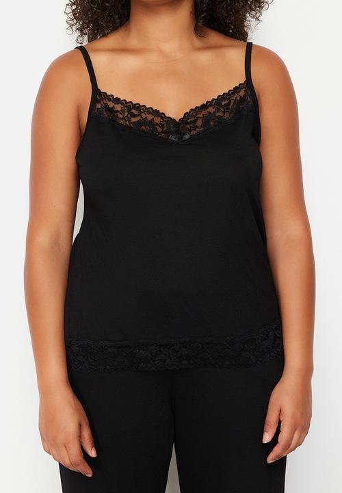 Trendyol - Plus Lace Detailed Knitted Pajama Set - Black