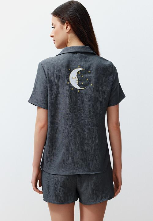 Trendyol - Back Star and Moon Printed Satin Woven Pajamas Set - Anthracite