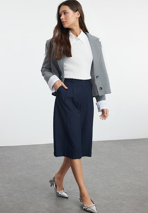 Trendyol - Regular Knee Length City Shorts & Bermuda - Navy/Blue