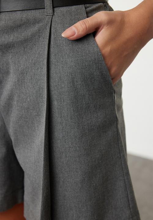 Trendyol - Belted Shorts - Anthracite