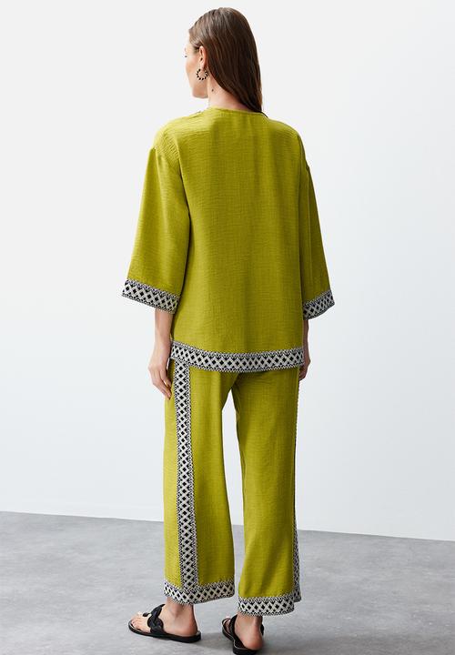 Trendyol - Embroidered Kimono Set - Oil Green