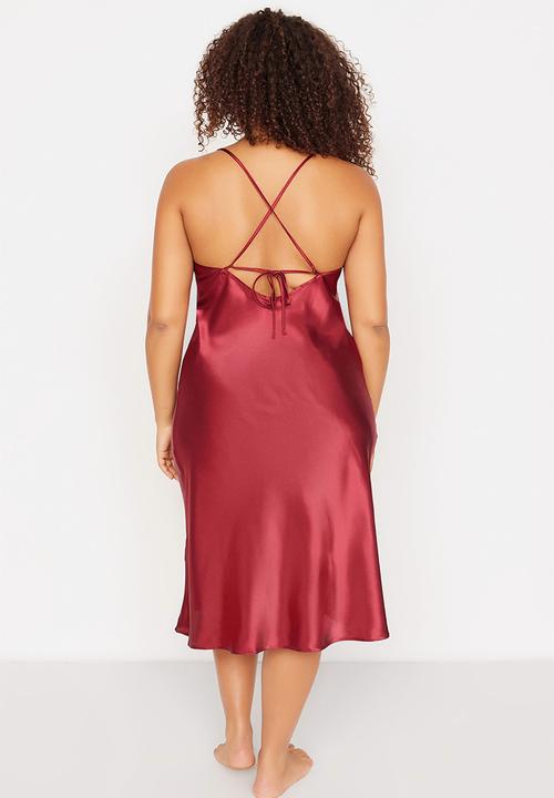 Trendyol - Plus Burgundy Satin Back Detailed Nightshirt - Burgundy