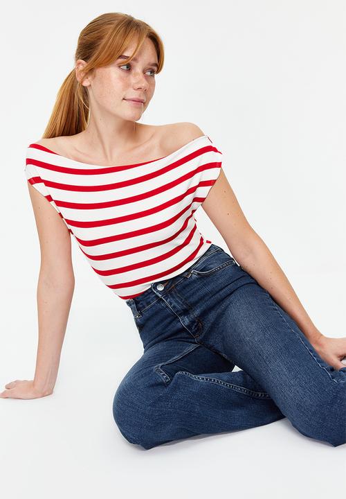 Trendyol - Boat Neck Stretch Knit Blouse - Red & White 