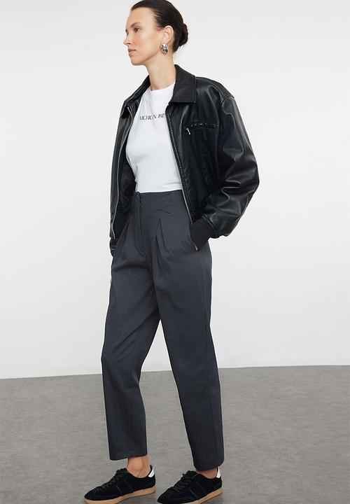 Trendyol - Carrot Pattern Stripe Detailed Woven Trousers - Anthracite