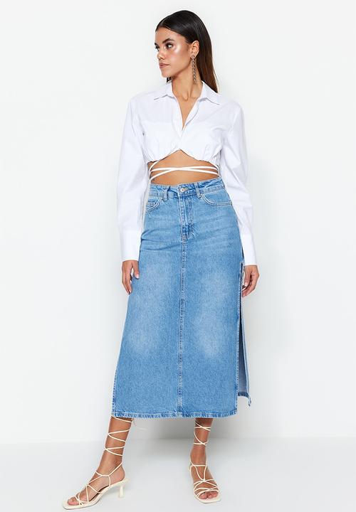 Trendyol - High waist maxi denim skirt with a slit - light blue