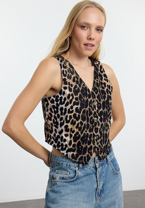Trendyol - Fitted Leopard Patterned Fitted Vest - Multicolored