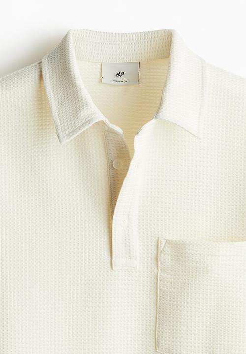 H&M - Regular fit waffled polo shirt - cream
