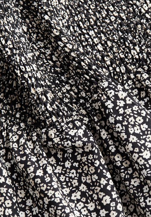 H&M - Smocked mini skirt - black/small flowers