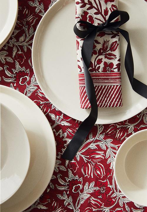 H&M - 4 pack patterned napkins - red floral