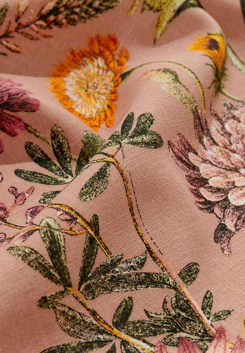 H&M - Patterned tablecloth - Light brick red Floral