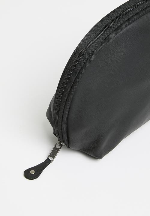 Thandana - Half moon travel pouch Leather - Black