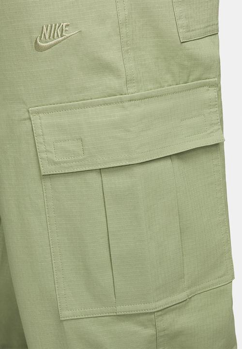 Nike - CLUB CARGO PANT - Oil Green