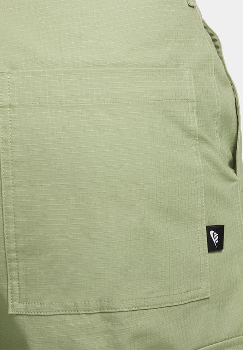 Nike - CLUB CARGO PANT - Oil Green