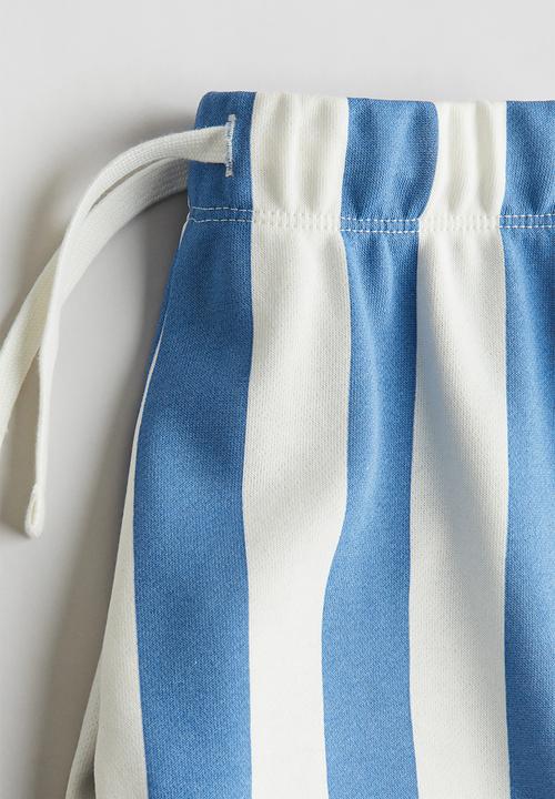 H&M - Printed sweatshorts - blue striped