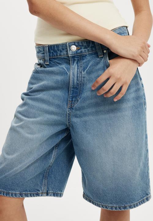 Cotton On - Super Baggy Denim Jort - Blue Haze