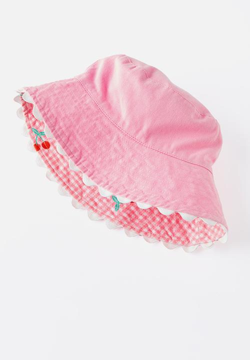 Cotton On - Kids reversible bucket hat - blush pink gingham/cherries