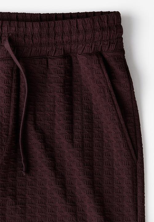 H&M - Regular fit textured sweatshorts - plum purple