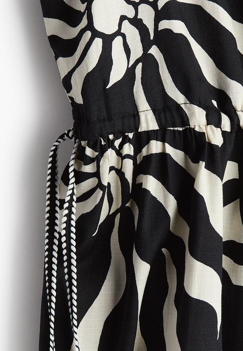 H&M - Drawstring-detail cotton dress - black patterned
