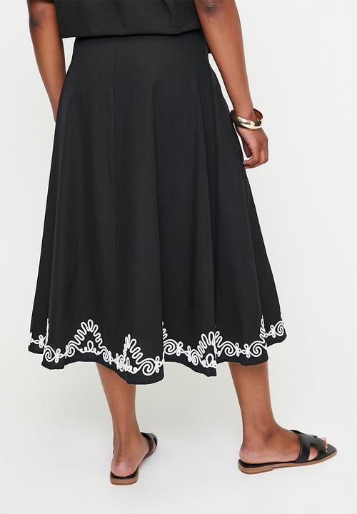 edit - Embroidered Hem Circle Skirt (CO-ORD) -Black