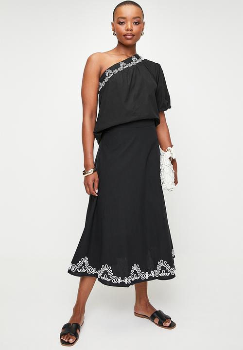 edit - Embroidered Hem Circle Skirt (CO-ORD) -Black