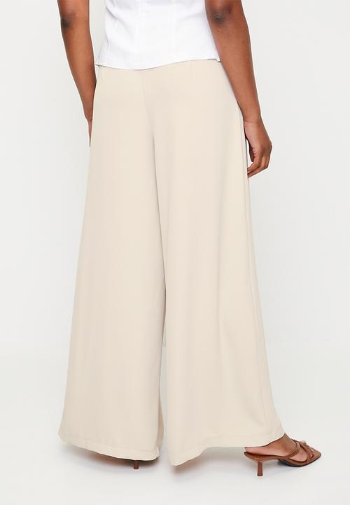edit - Sewn in pleated pants - neutral