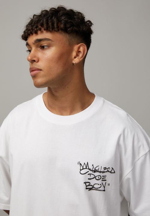 Factorie - Oversized Music Merch T Shirt - Lcn Bra White/Maglera Doe Boy