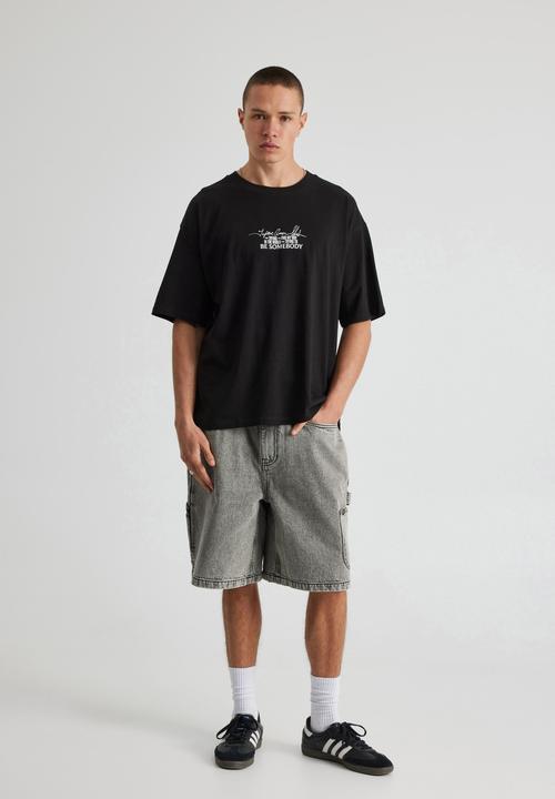 Factorie - Box Fit Music Merch T Shirt - Lcn Bra Black/Tupac Be Somebody