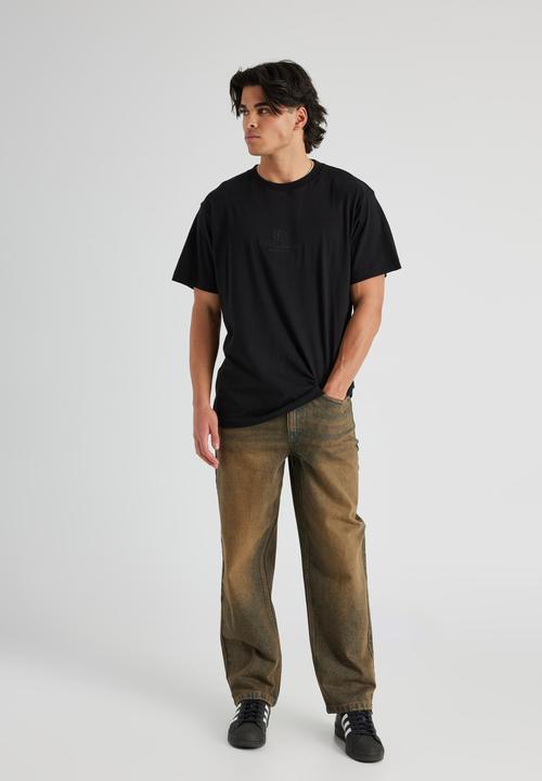 Factorie - Relaxed Fit Graphic T Shirt - Uc Black/Williamsburg Crest
