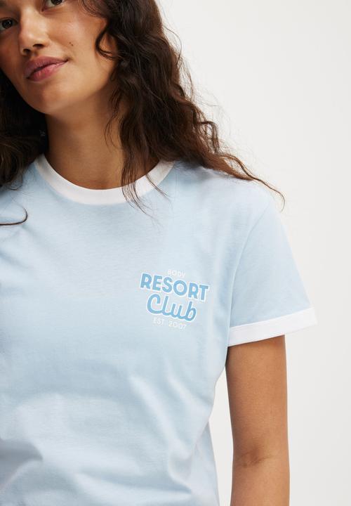 Cotton On - Active Graphic Crew Tshirt - Windsurfer/Resort Club