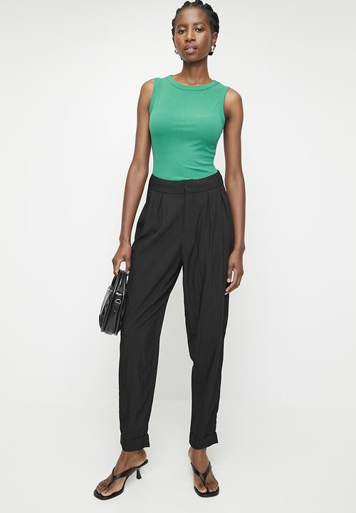 Superbalist - Pleat detail barrel leg - black