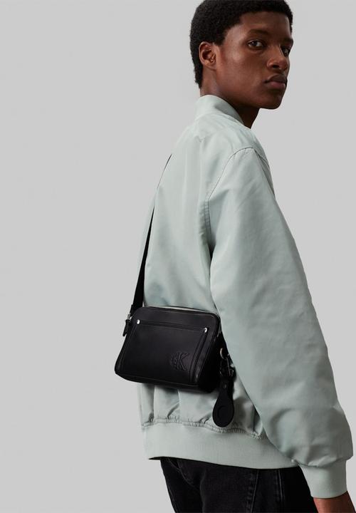Calvin Klein - Tagged Camera Bag22 -  Black