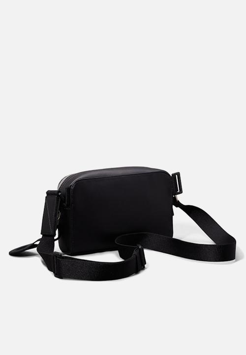 Calvin Klein - Tagged Camera Bag22 -  Black