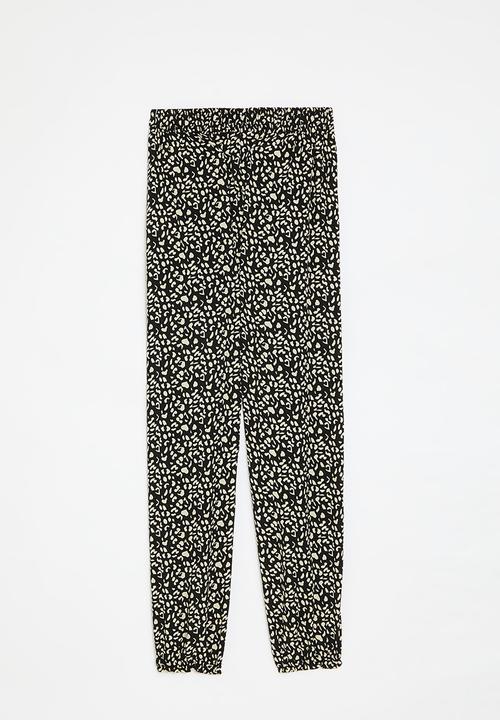 HAILYS - Roxy t pants - black leo