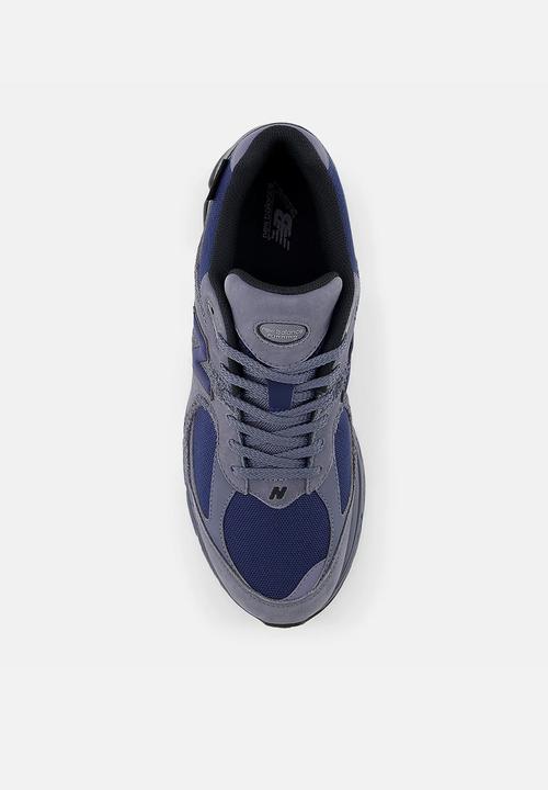 New Balance  - 2002R