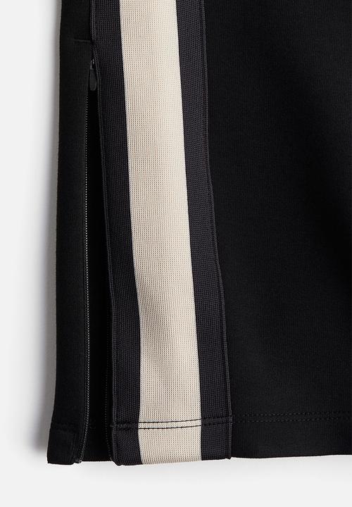 H&M - Regular fit track pants in drymove™ - black
