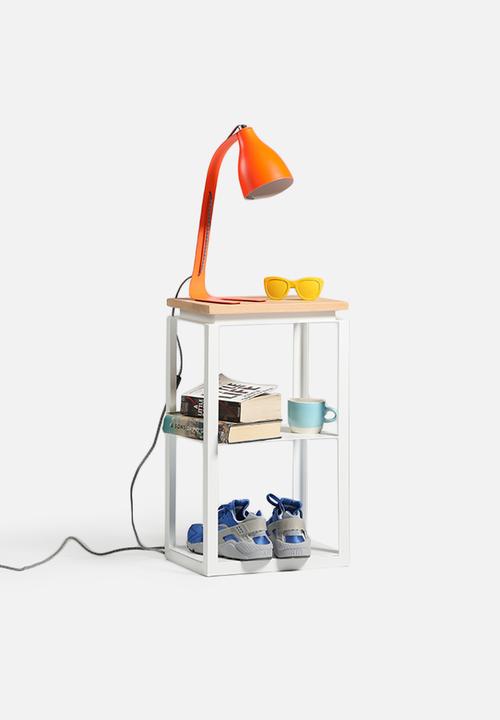 Iltoro - Patsy & Edina side table 