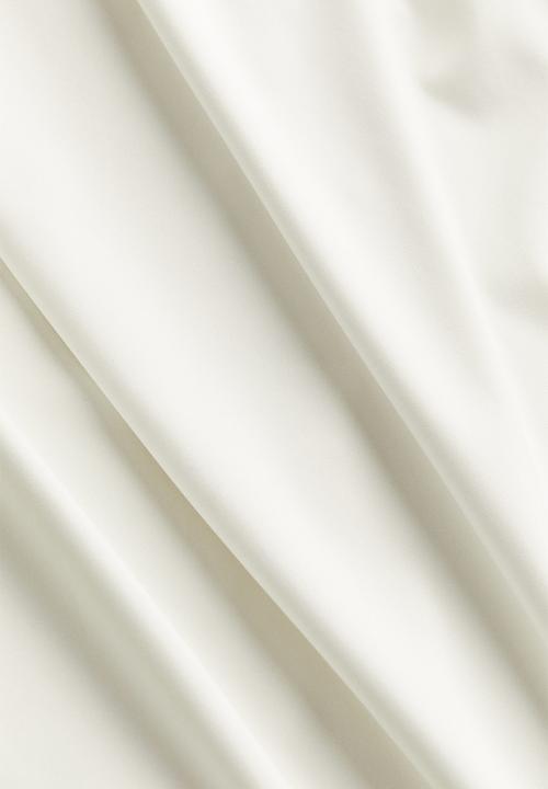 H&M - Low-back thong body - cream