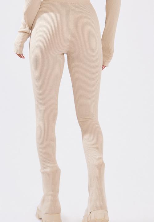 PrettyLittleThing - Knitted Split Hem Flare Trousers - Oatmeal