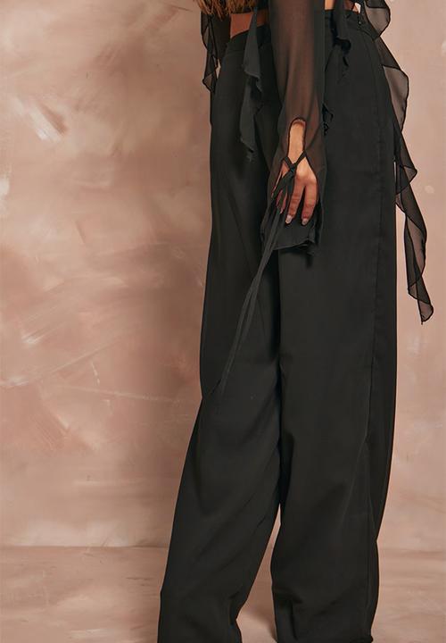 PrettyLittleThing - Chiffon Mid Rise Wide Leg Trousers - Black