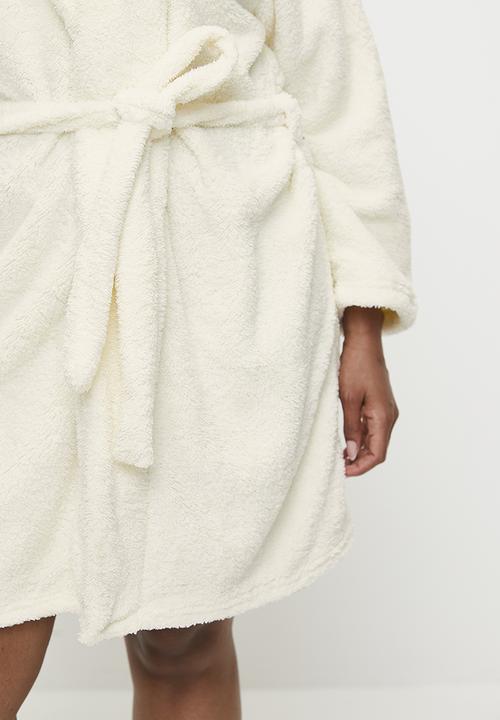 Trendyol - Plus Wellsoft/Plush Belted Short Dressing Gown - Ecru