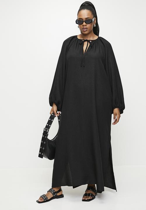 Superbalist - Volume sleeve Maxi Tunic with Slit - Black