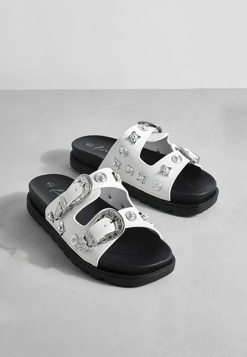 boohoo - Chunky Western Metal Trim Footbed Slider - White