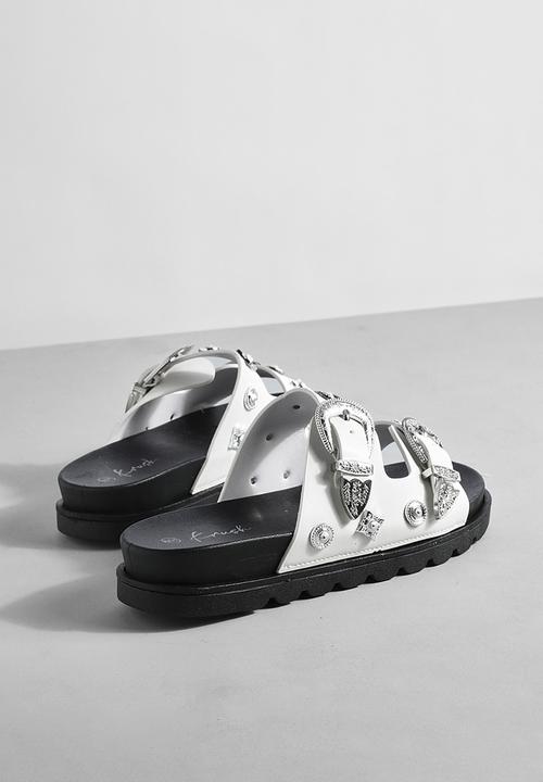 boohoo - Chunky Western Metal Trim Footbed Slider - White