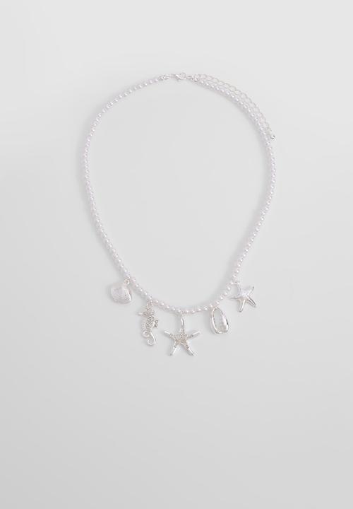 boohoo - Silver Sea Detail Pearl Charm Necklace - white