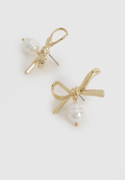 boohoo - Oversized Bow Pearl Drop Earrings - gold