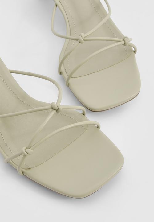 boohoo - Wide Fit Knot Detail Low Heeled Mules - Sage
