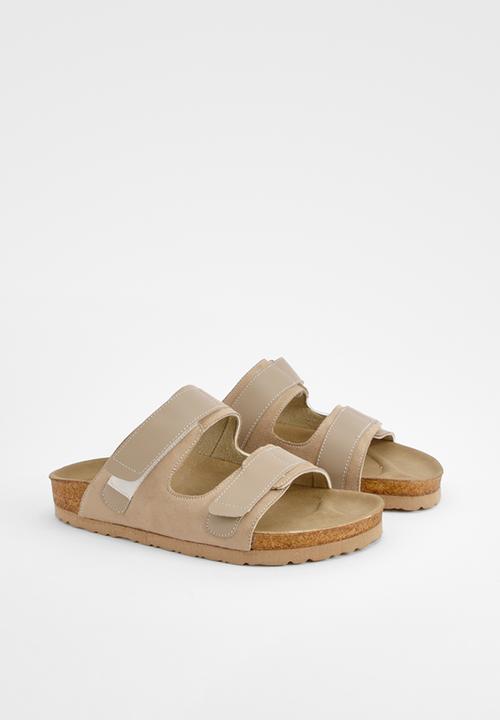 boohoo - Adjustable Strap Footbed Sliders - taupe