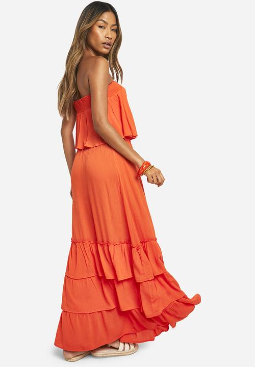 boohoo - Bandeau Ruffle Maxi Dress - Red